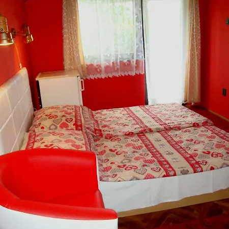 Apartment Tulipan Vendeghaz *