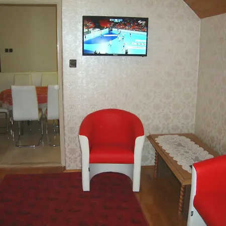 Tulipan Vendeghaz Apartment *